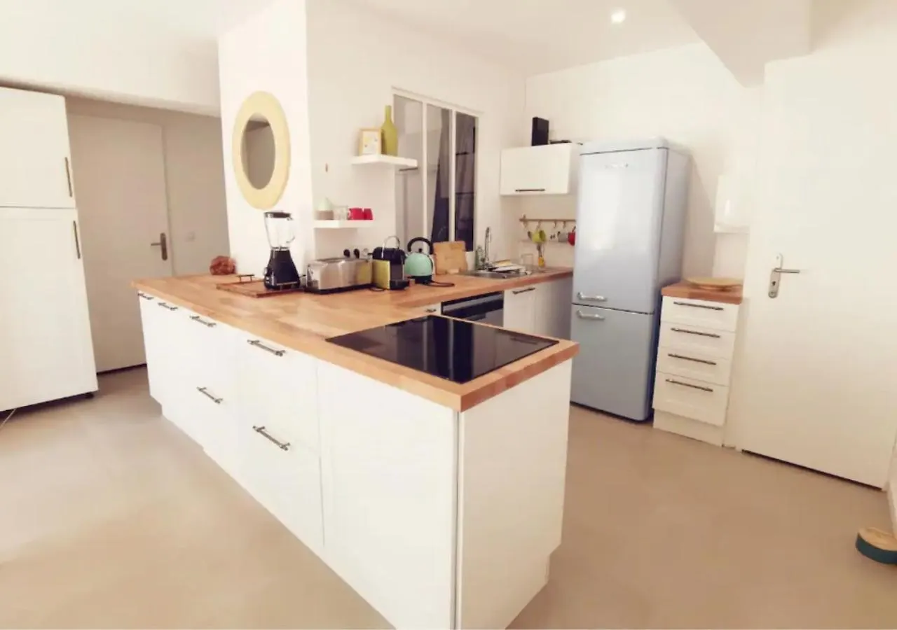Apartment La Capte, A 2Min De La Mer, Terrasse-Wifi-Parking Gratuit Hyeres