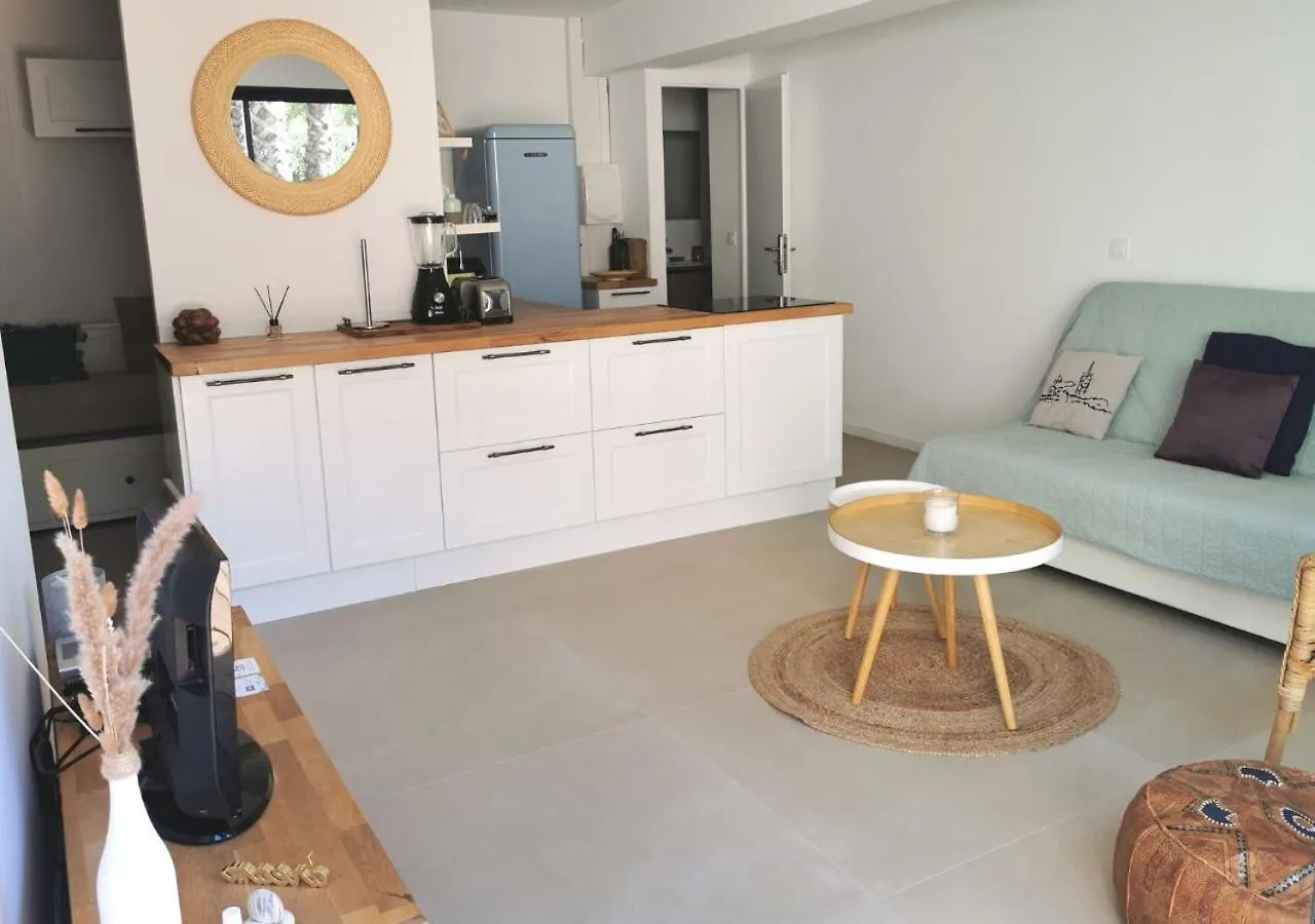 La Capte, A 2Min De La Mer, Terrasse-Wifi-Parking Gratuit Hyeres