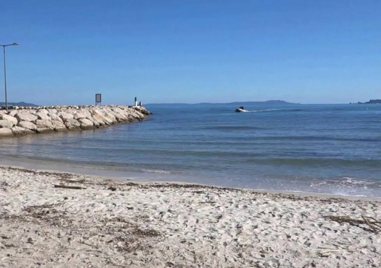 La Capte, A 2Min De La Mer, Terrasse-Wifi-Parking Gratuit Hyeres 0*,
