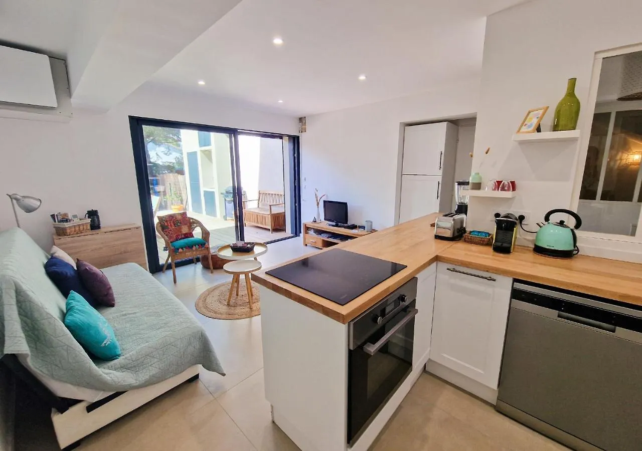 Apartment La Capte, A 2Min De La Mer, Terrasse-Wifi-Parking Gratuit Hyeres France